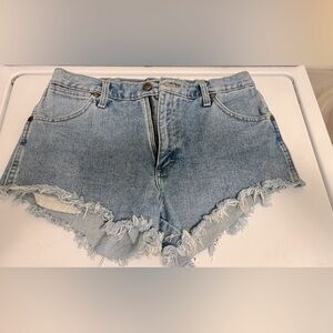 Women's Wrangler Reworked shorts. Excellent used condition. Size 30/10